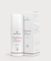 Ageless Effect Cream in weißer Pumptube neben der passenden Produktverpackung, beide mit rosafarbener Akzentlinie und Aufschrift „Ageless Effect Cream“, freigestellt vor hellem, neutralem Hintergrund.