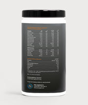 Rückseite der ISOmove Fit Dose von proenergetic vor hellem Hintergrund. Schwarze Verpackung mit detaillierter Nährwerttabelle, Zutatenliste, Mineral- und Vitamingehalten sowie Dosier- und Herstellerangaben.