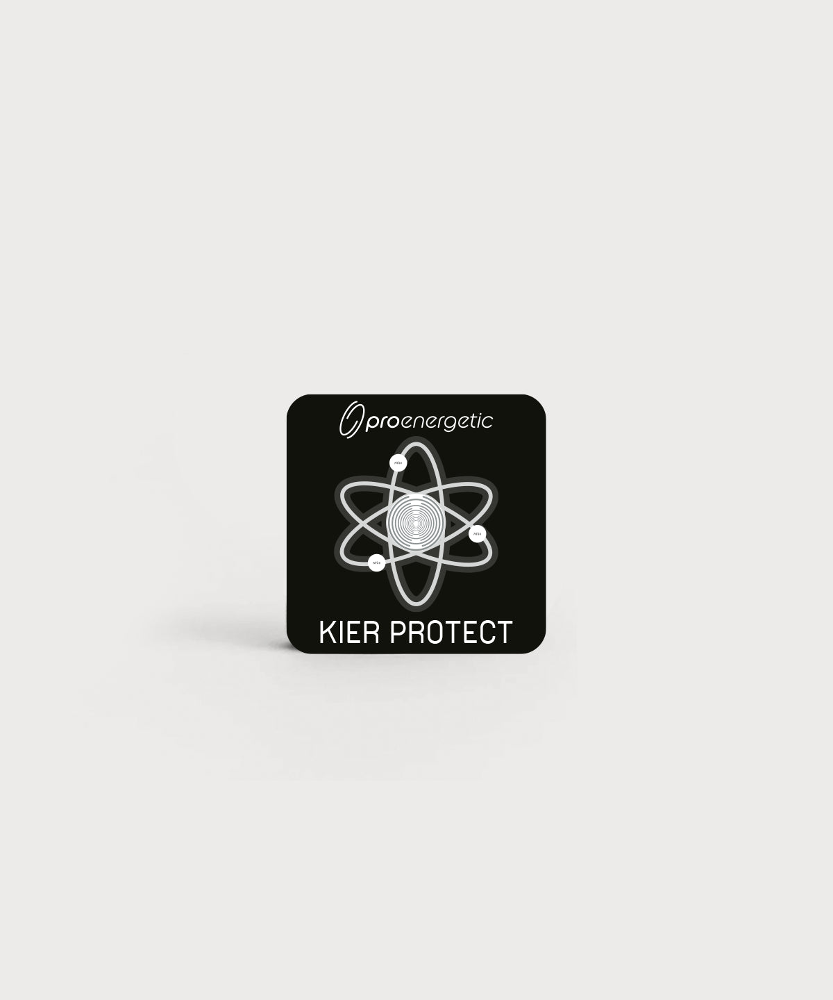 Schwarzes quadratisches KIER Protect Mobile Element mit ProEnergetic Logo und grafischem Symbol auf hellem Hintergrund