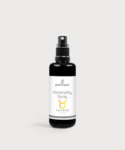 Schwarze Glasflasche Personality Spray Stier von ProEnergetic mit Pumpsprühkopf und weißem Etikett.